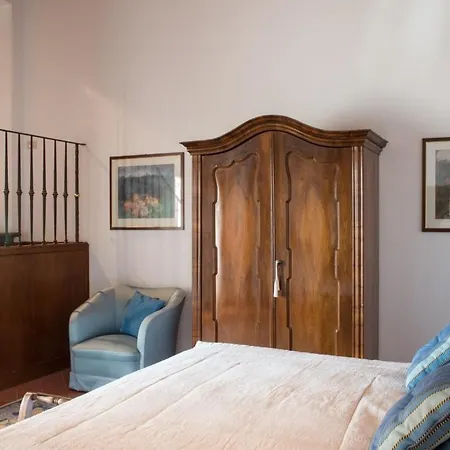 Vecchietto Sleeps 11 *