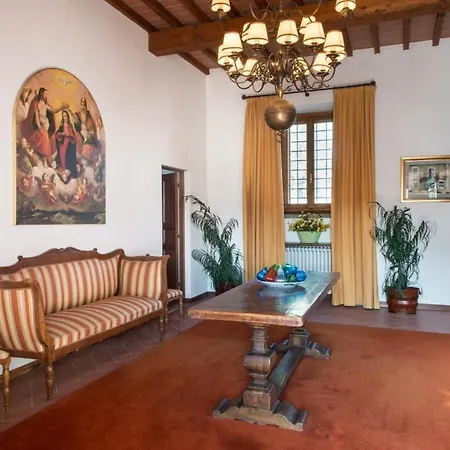 Villa Vecchietto Sleeps 11 *