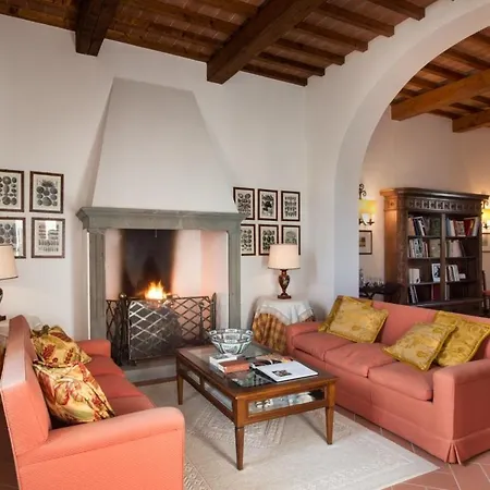 Villa Vecchietto Sleeps 11 *