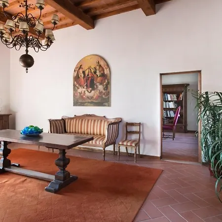 Villa Vecchietto Sleeps 11 *